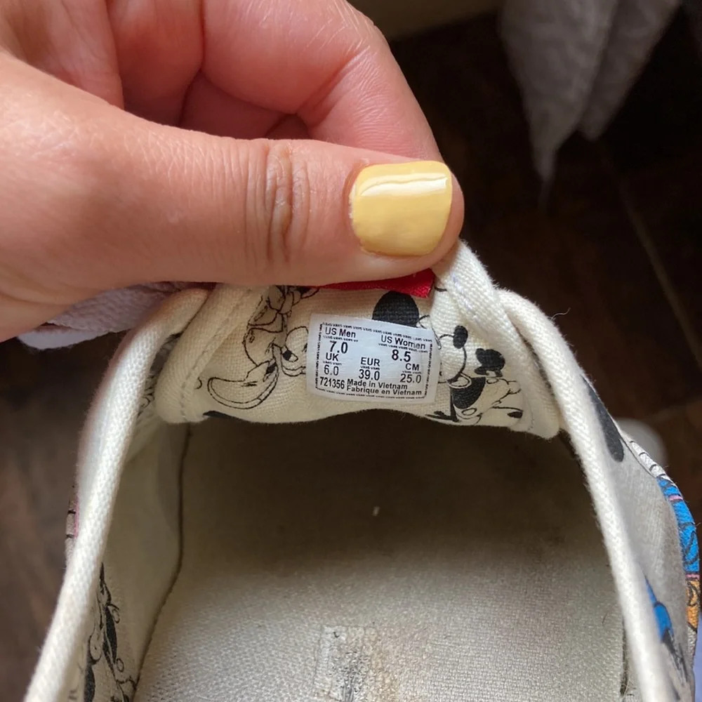 Vans - Picture 6 of 6